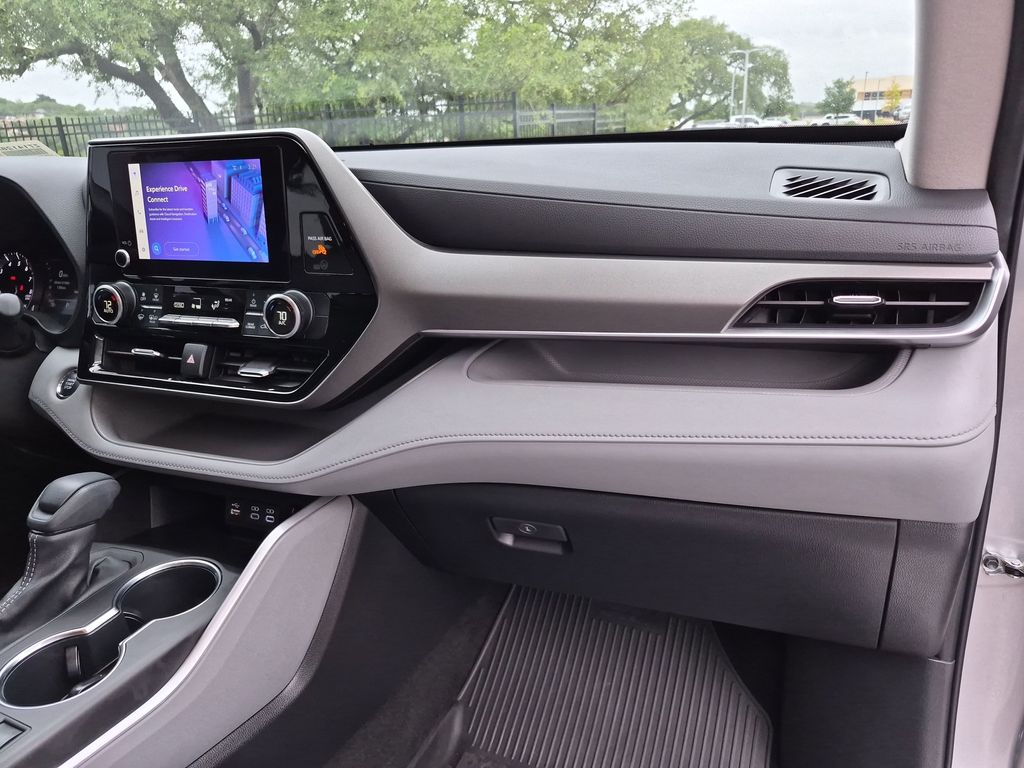 Used Car 2023 Toyota Highlander  L For Sale Under $35,000 In Austin, Texas