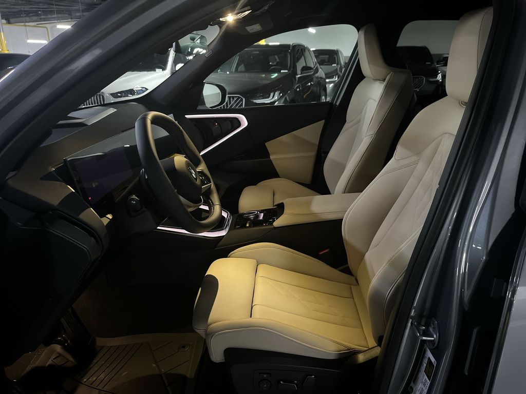 Thumbnail: 2025 BMW X3 - 11