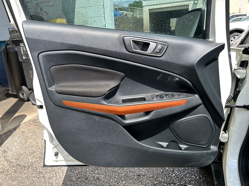 2021 Diamond White Ford EcoSport SE FWD SUV