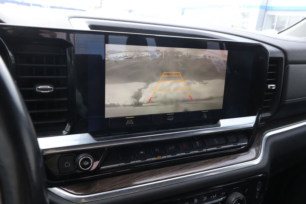 Thumbnail: 2022 Chevrolet Silverado 1500 - 23