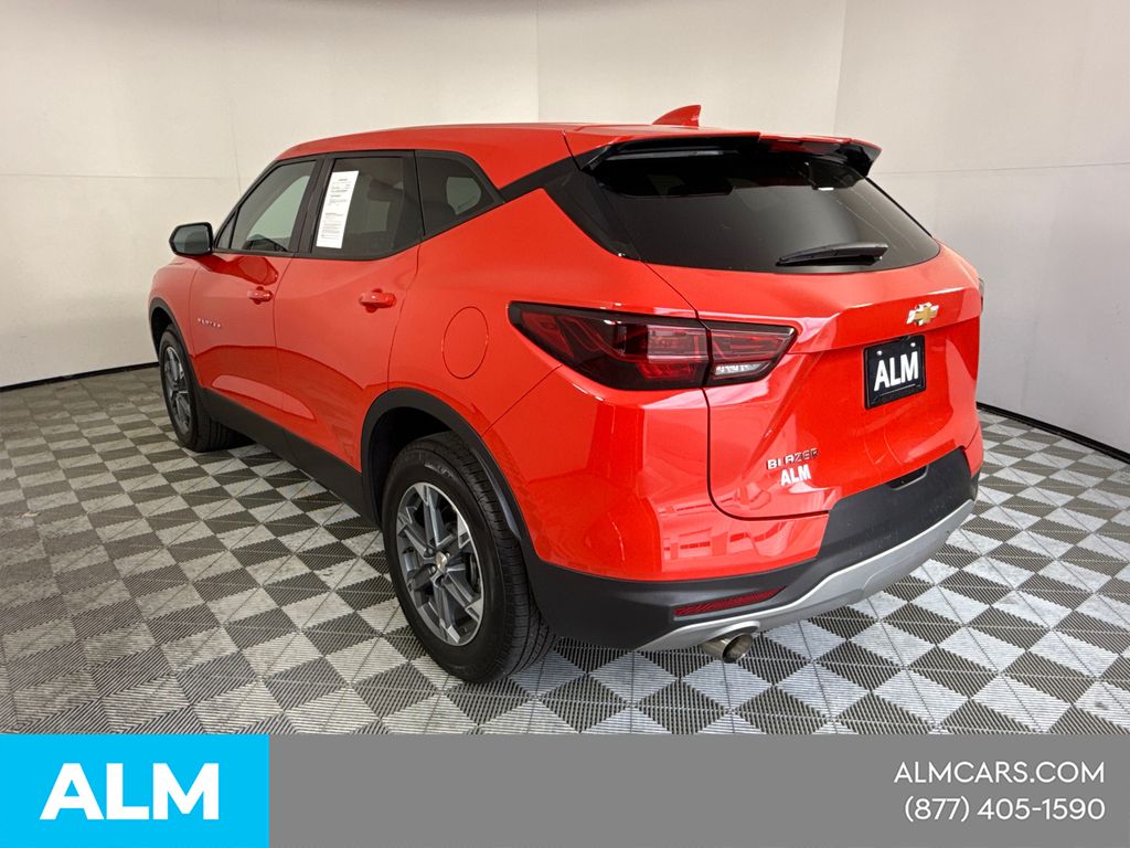 Used 2025 Orange Chevrolet LT image 9