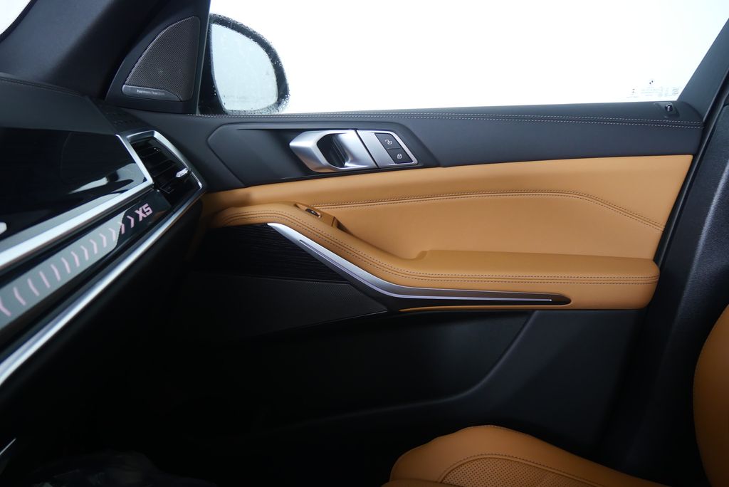 Thumbnail: 2026 BMW X5 - 23