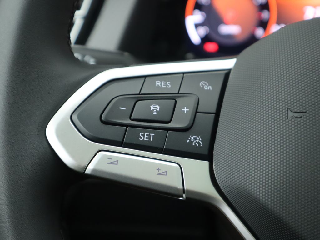 Thumbnail: 2025 Volkswagen Atlas - 12