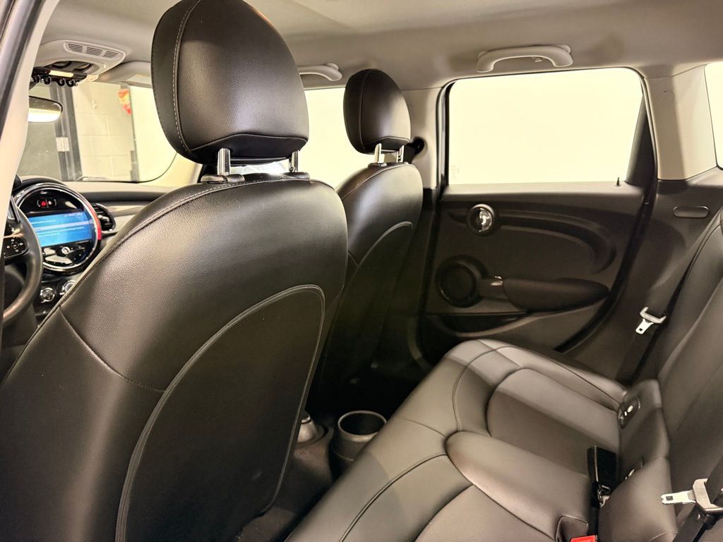 Thumbnail: 2022 MINI Cooper - 21