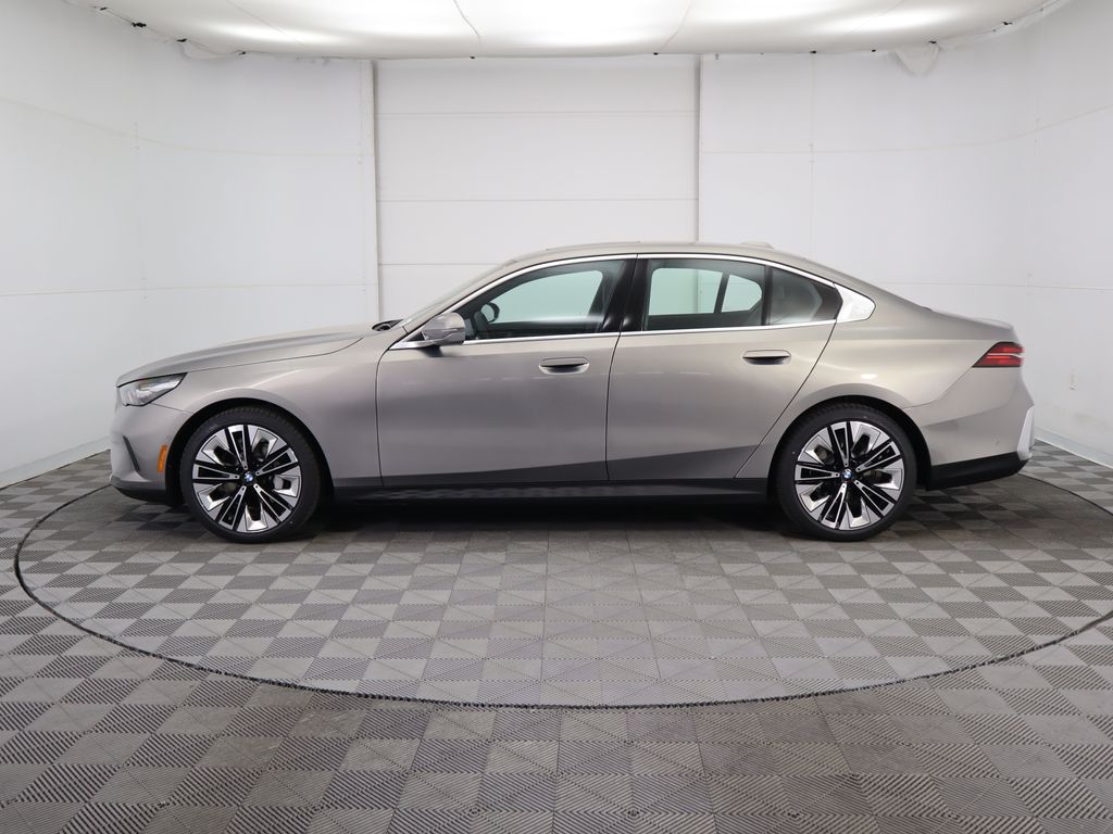 Thumbnail: 2025 BMW 5 Series - 8