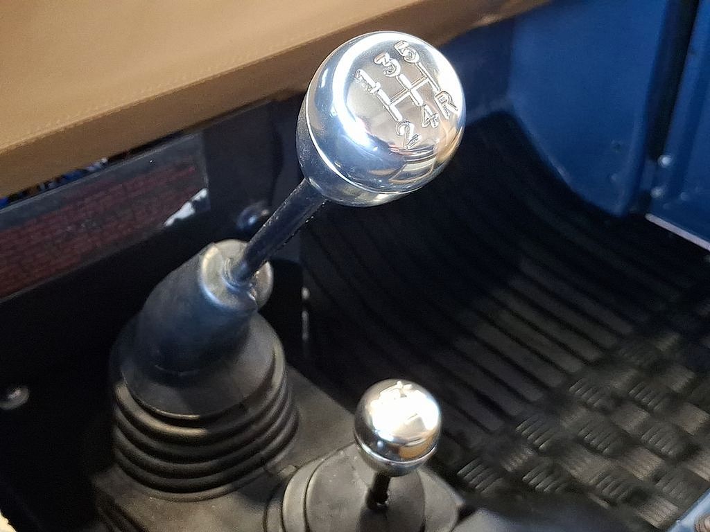 Thumbnail: 1997 Land Rover Defender - 14