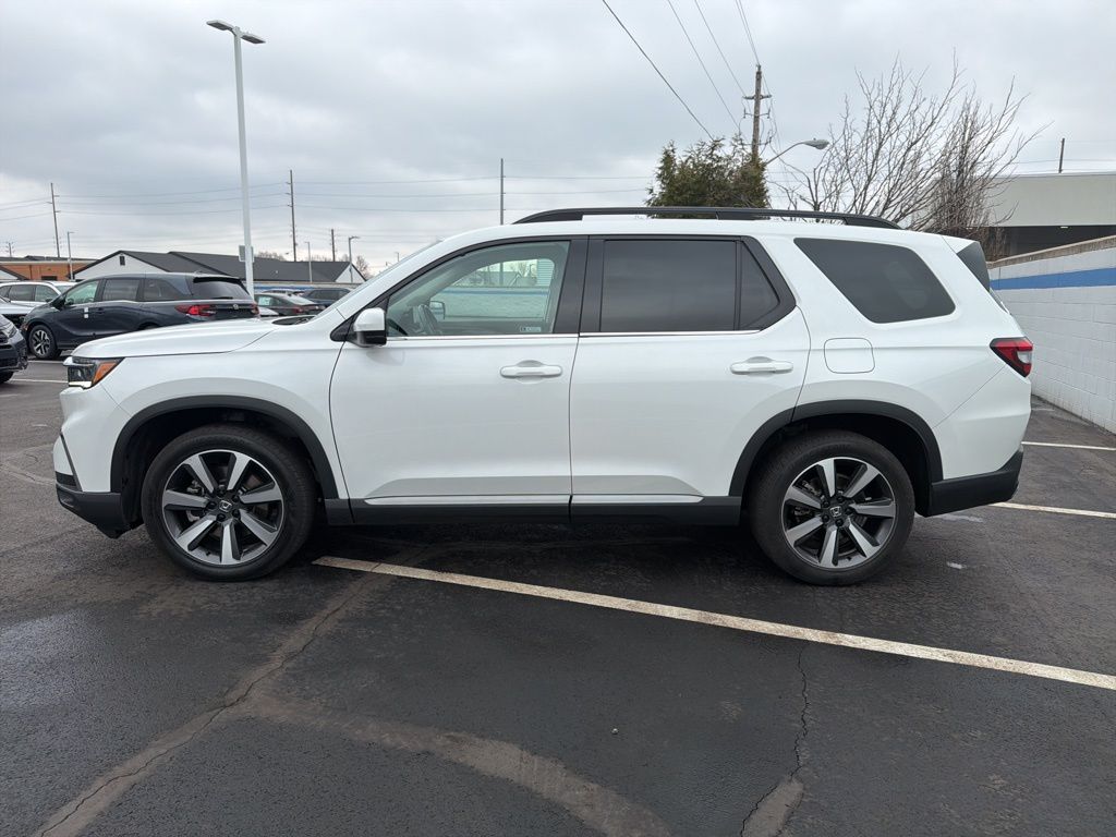 Thumbnail: 2023 Honda Pilot - 2