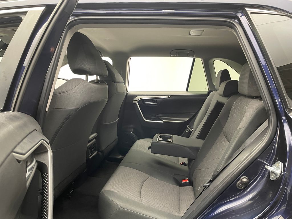 2023 Toyota RAV4 XLE 18