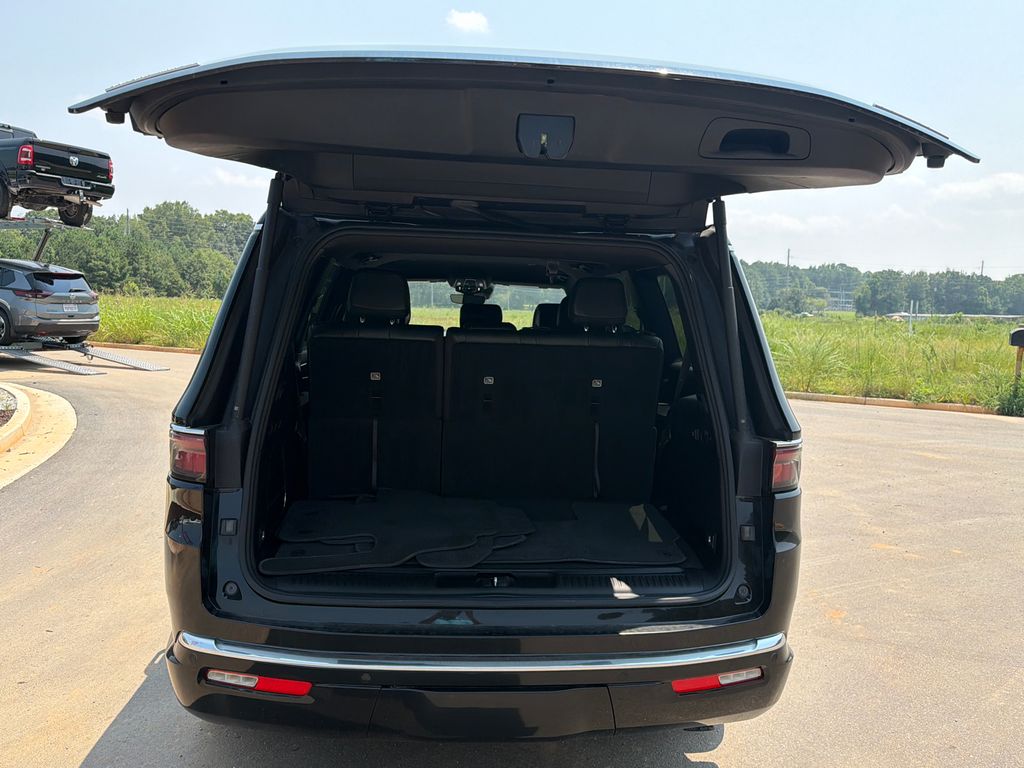2023 Jeep Wagoneer Series II - Photo 18