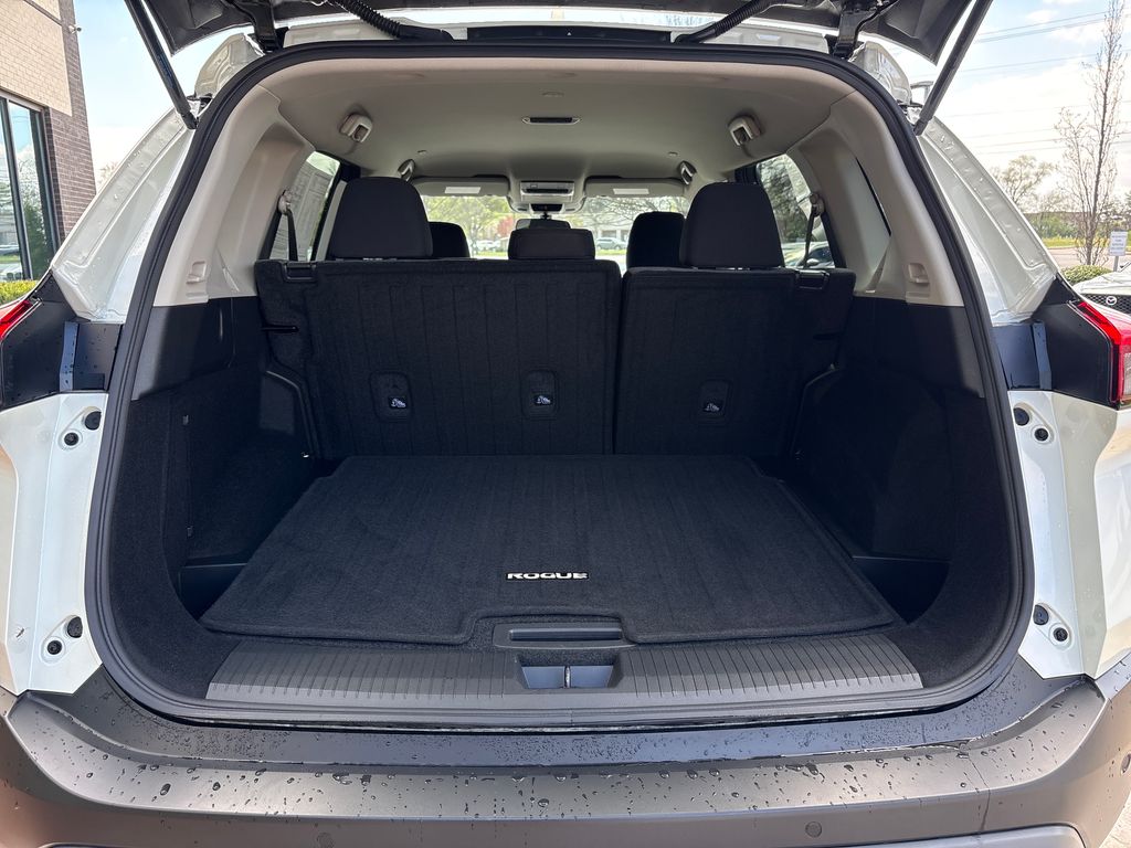 Used 2023 White Nissan SV image 30