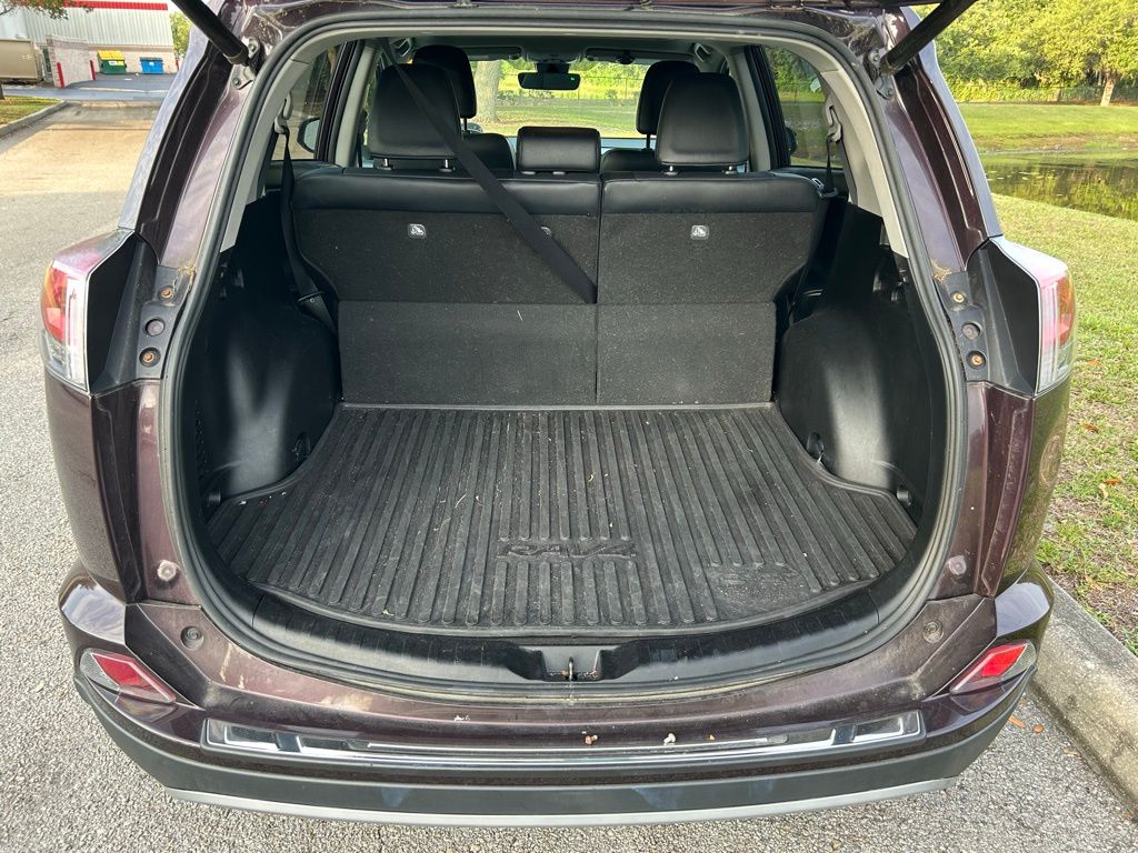 2018 Toyota RAV4 Limited 10