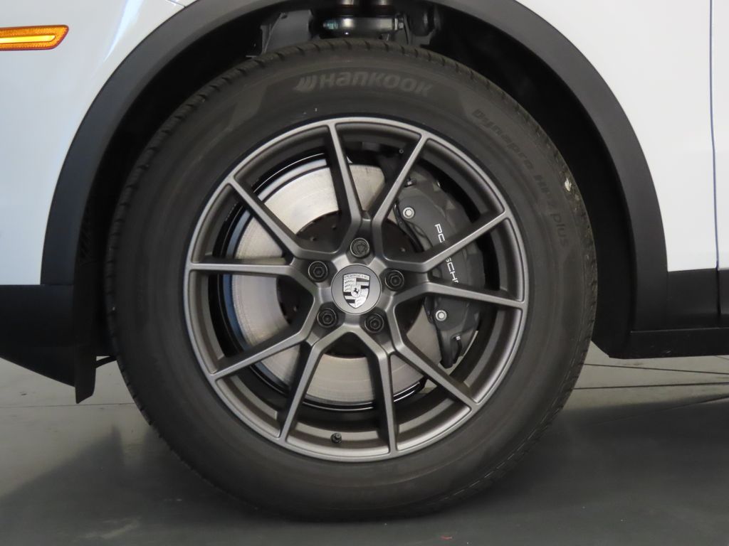 Thumbnail: 2026 Porsche Cayenne - 11