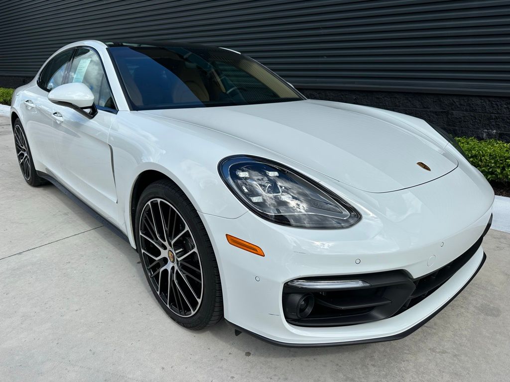 Thumbnail: 2023 Porsche Panamera - 10
