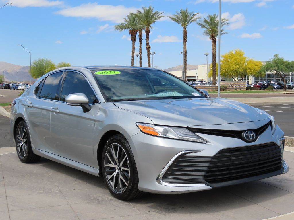 2022 Toyota Camry XLE 3