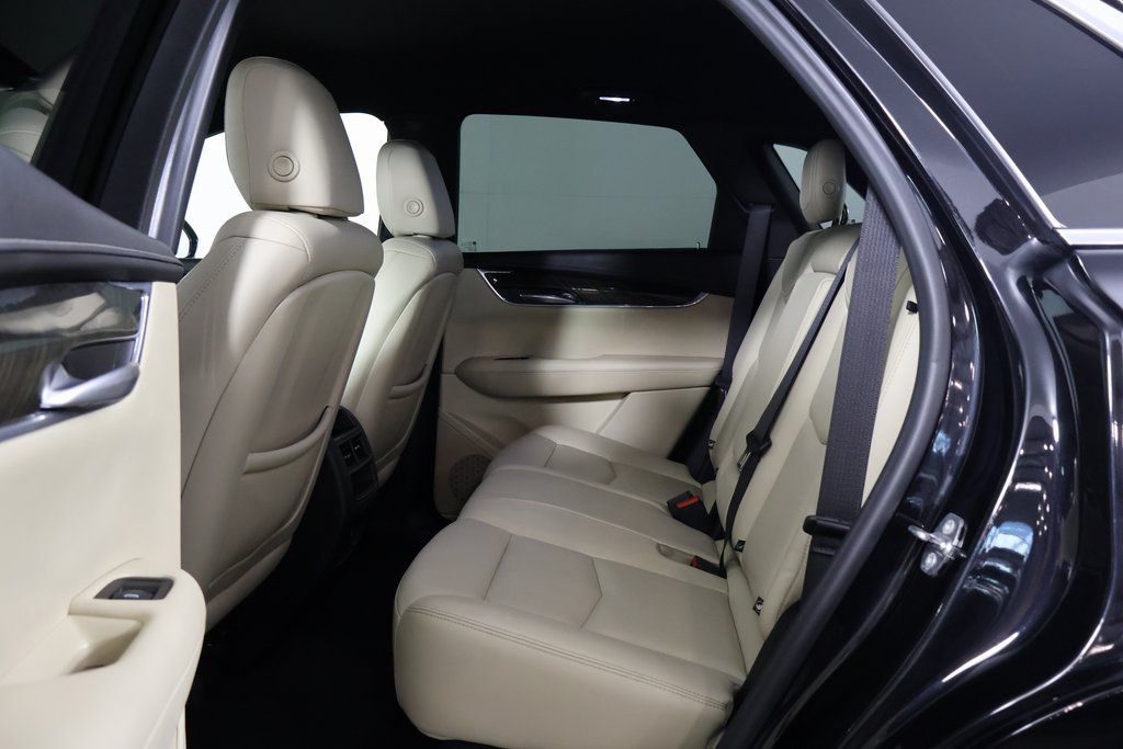 Thumbnail: 2018 Cadillac XT5 - 11