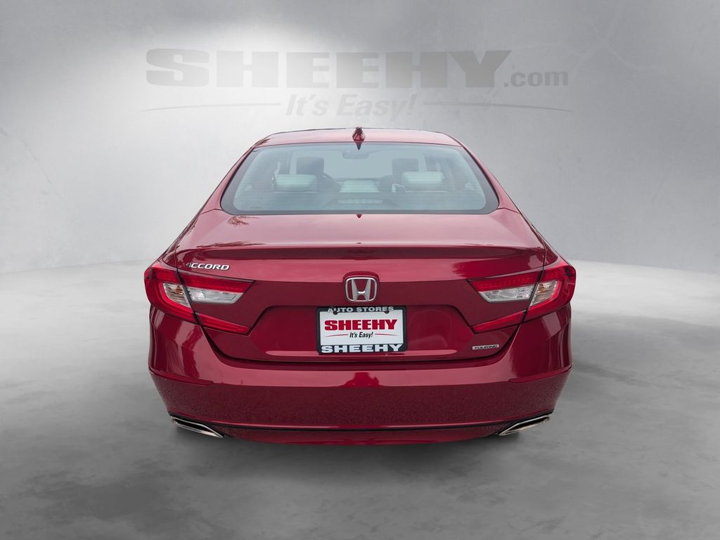 Used 2018 Red Honda Touring image 14