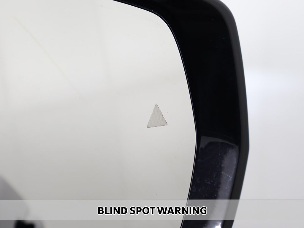 Used 2023 Gray Jeep Altitude image 5