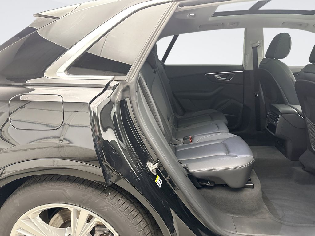 Thumbnail: 2022 Audi Q8 - 20