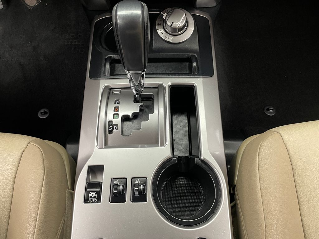 Thumbnail: 2019 Toyota 4Runner - 29