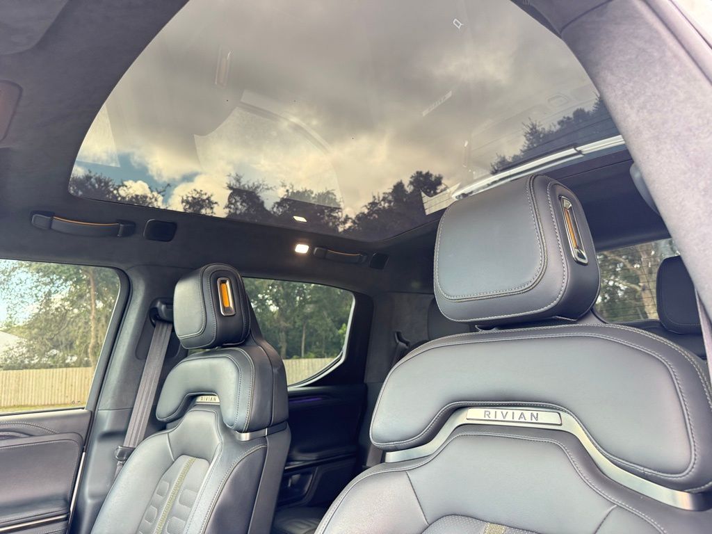 2022 Rivian R1T Adventure photo 35
