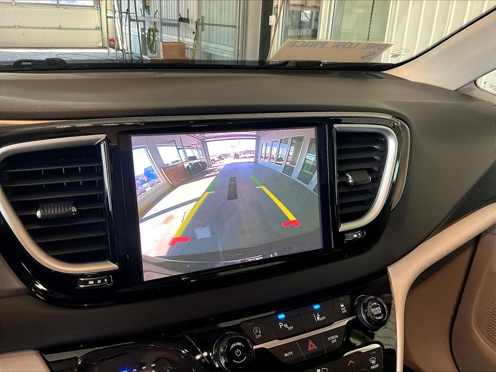 2023 Chrysler Pacifica — photo 20