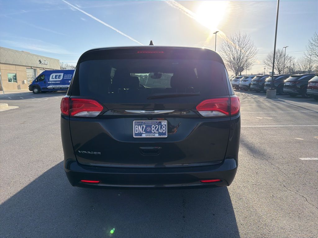 2023 Chrysler Voyager