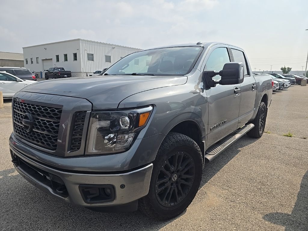 Gray (Gun Metallic) 2018 Nissan Titan Pickup Truck Four-Wheel Drive 7-Speed Automatic