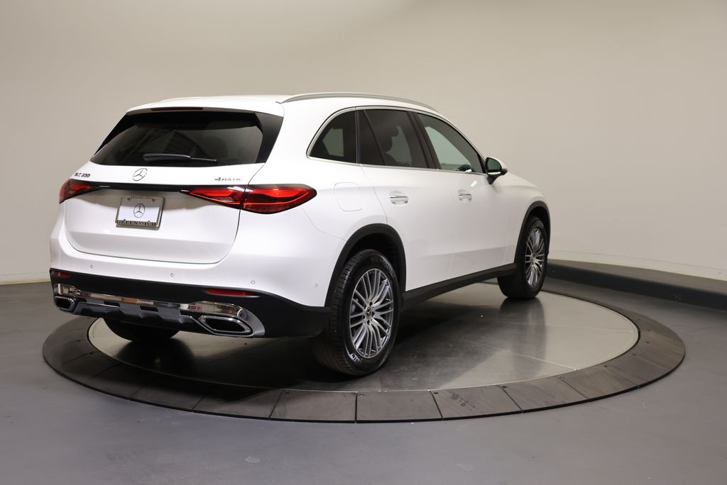Thumbnail: 2026 Mercedes-Benz GLC - 7