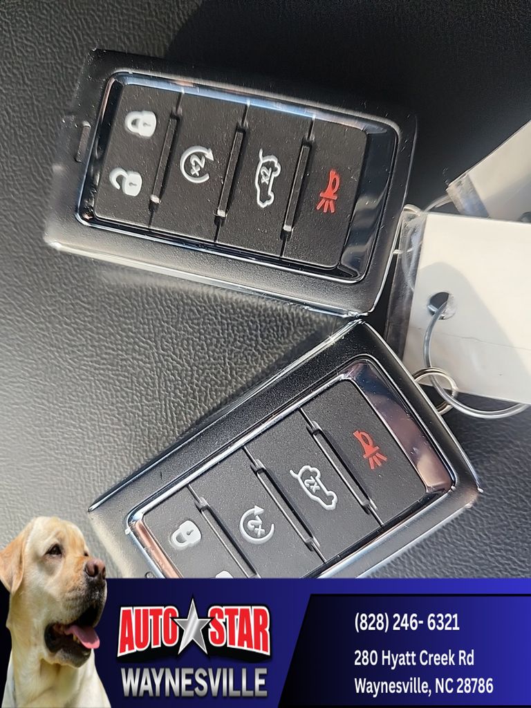 new 2025 Jeep Grand Cherokee car, priced at $47,990