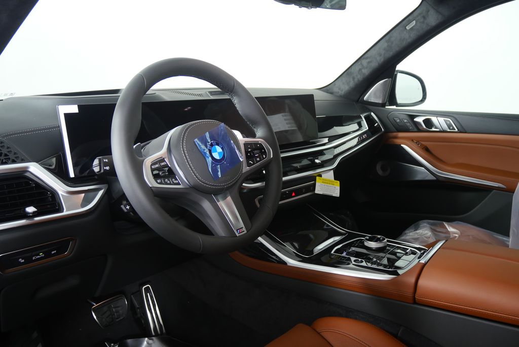 Thumbnail: 2026 BMW X7 - 14