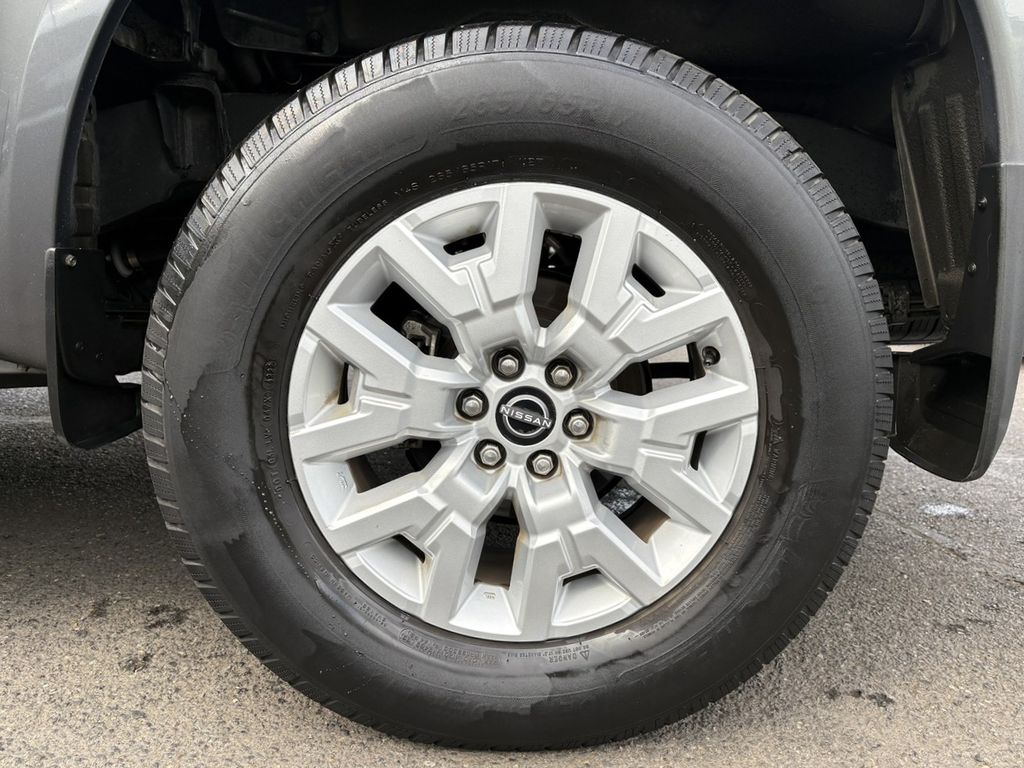 2022 Nissan Frontier SV
