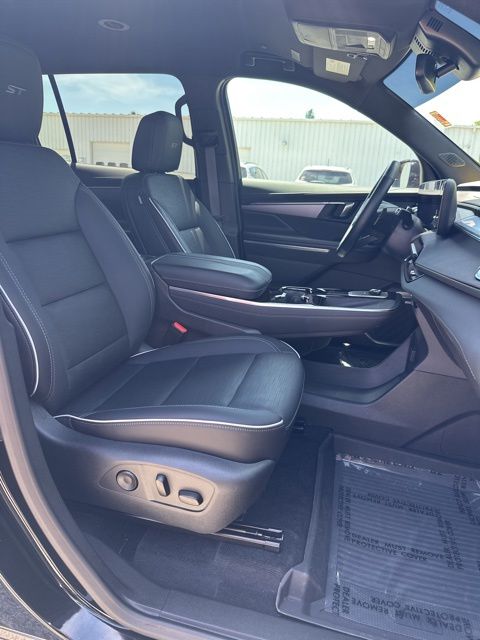 Used 2025 Buick Enclave SUV