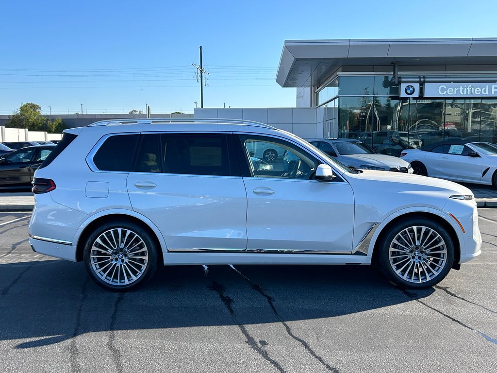 2025 BMW X7 xDrive40i 6