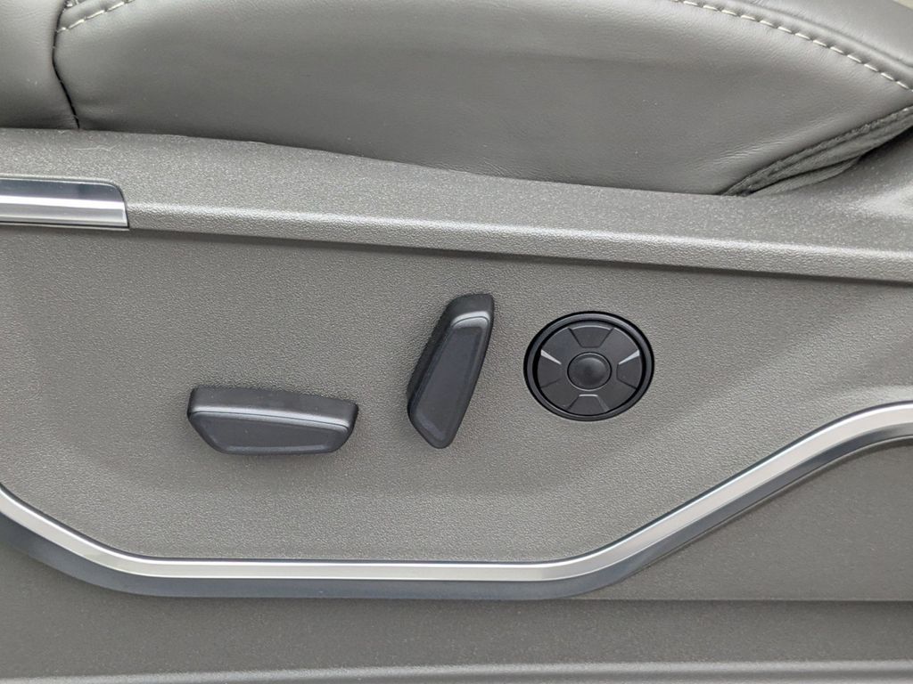 2025 Ford F-250 Super Duty Platinum