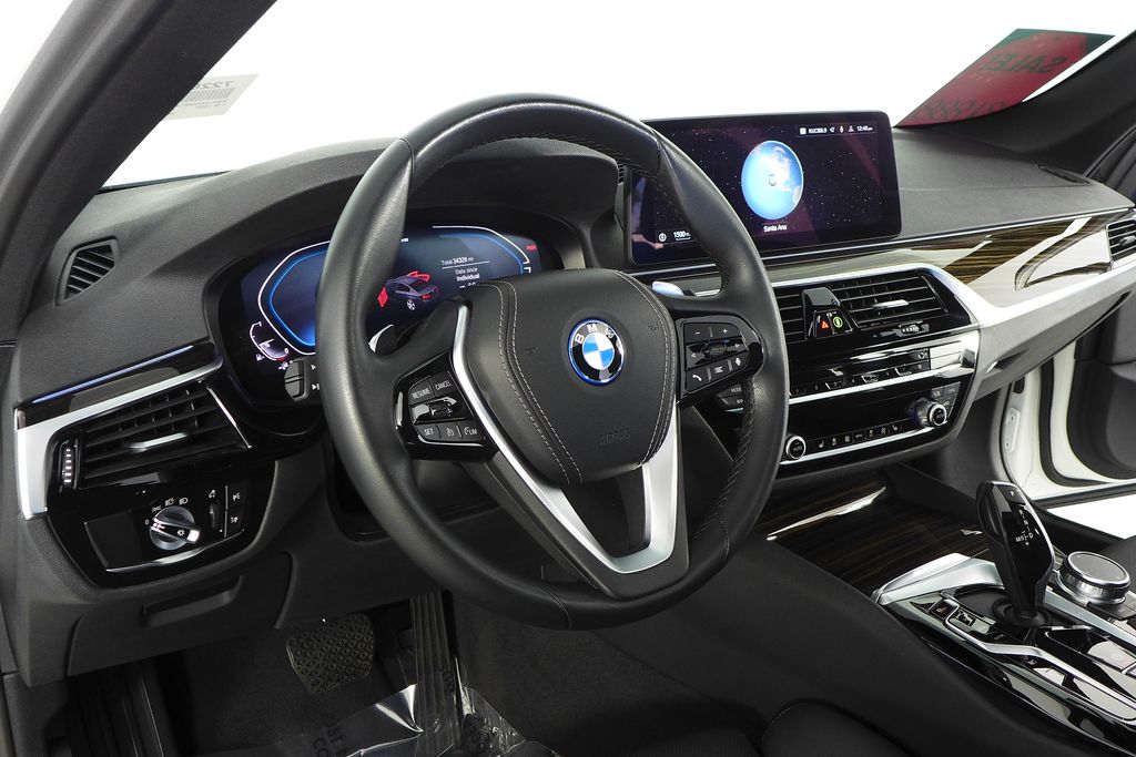 Thumbnail: 2023 BMW 5 Series - 30