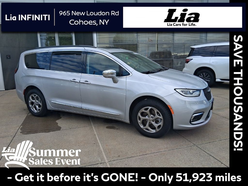 Silver Mist Clearcoat 2022 Chrysler Pacifica Minivan All-Wheel Drive 9-Speed Automatic
