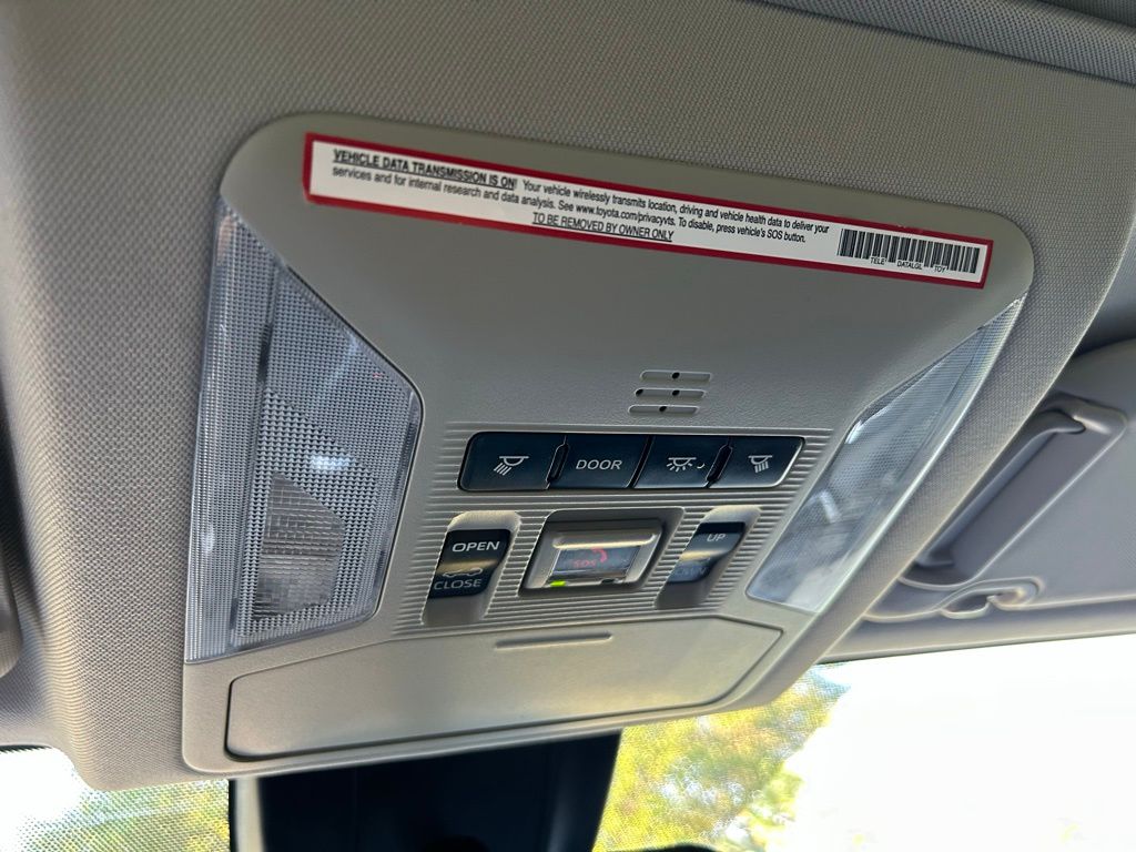 2021 Toyota RAV4 XLE Premium 27