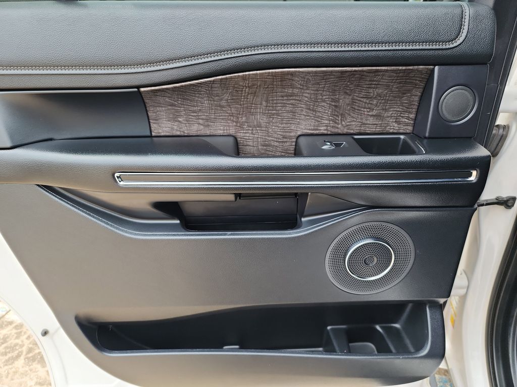 2019 Ford Expedition Max Limited photo