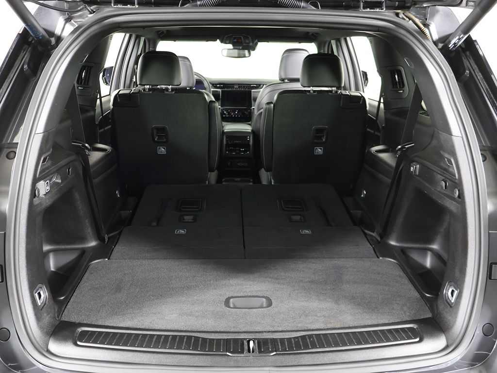 Used 2023 Gray Jeep Altitude image 20