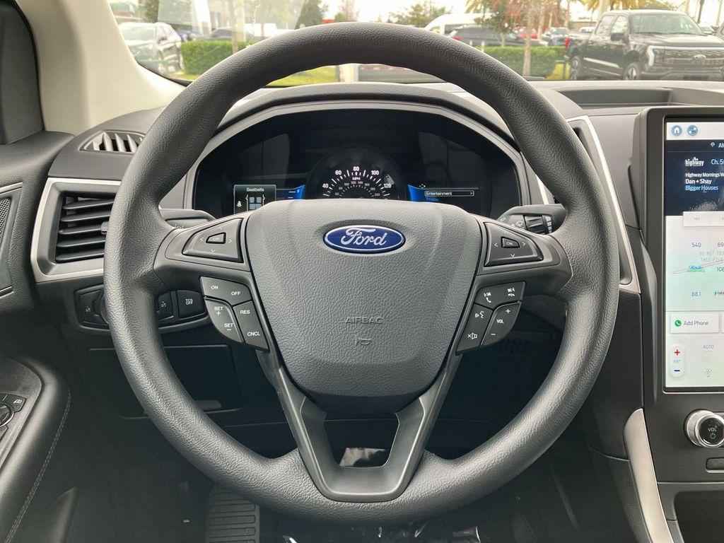 2024 Ford Edge SE photo 5