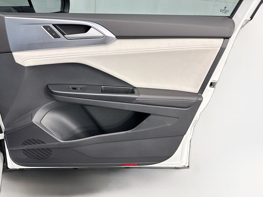 Thumbnail: 2025 Volkswagen Taos - 23