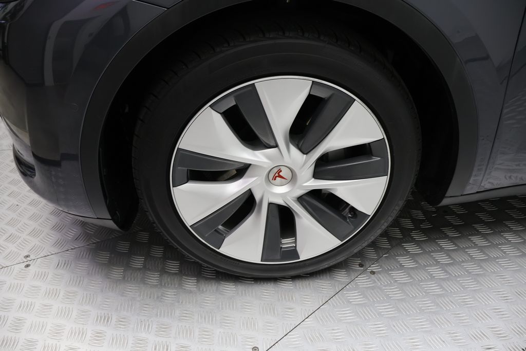 Thumbnail: 2021 Tesla Model Y - 4