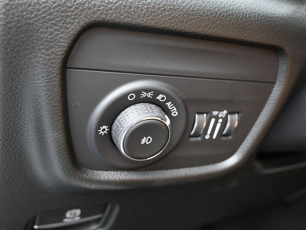 Used 2022 Bright White Clearcoat Jeep Summit image 15