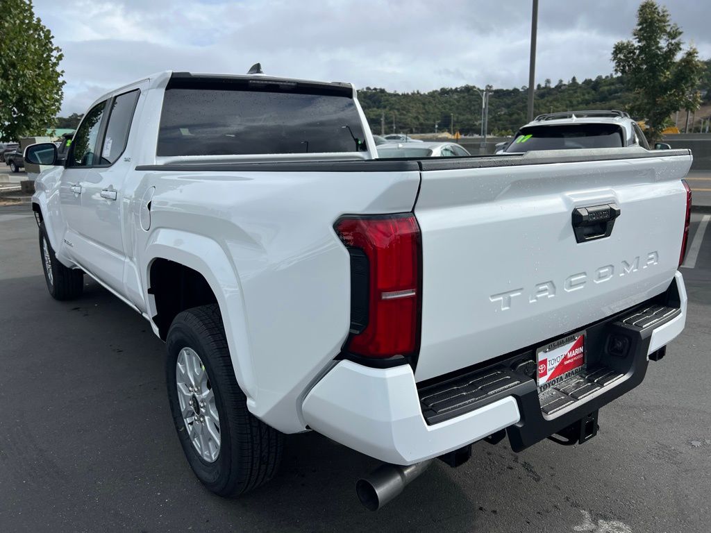 2025 Toyota Tacoma SR5 Double Cab photo 4