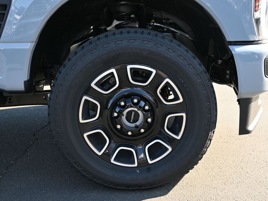 2025 Ford F-350 Super Duty Platinum