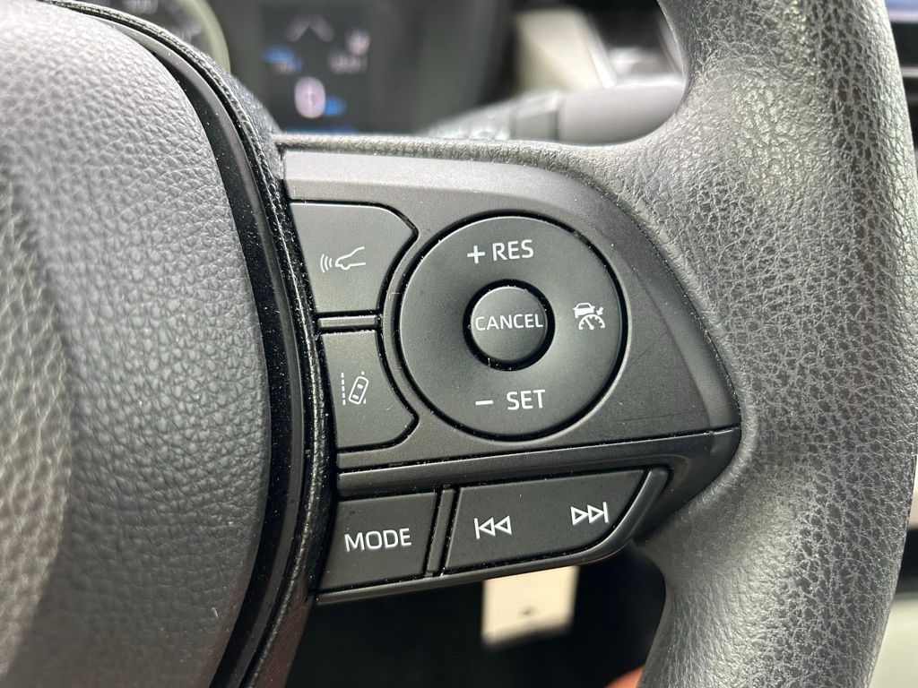 2020 Toyota Corolla LE 21