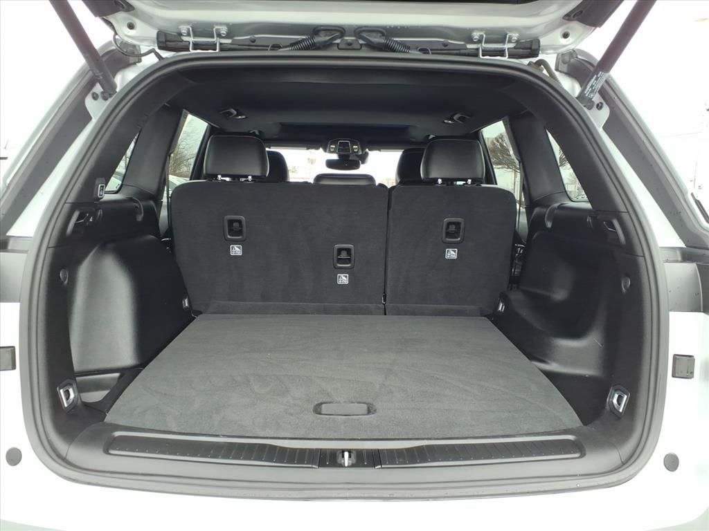 used 2023 Jeep Grand Cherokee car, priced at $32,900