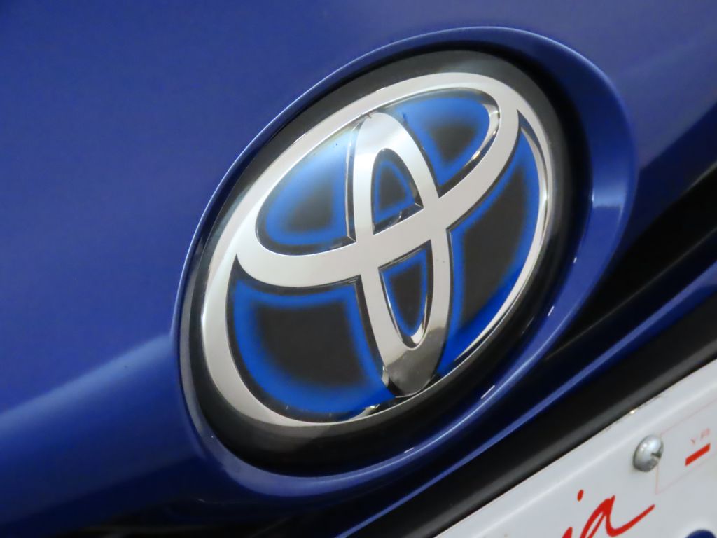 Thumbnail: 2017 Toyota Prius - 14