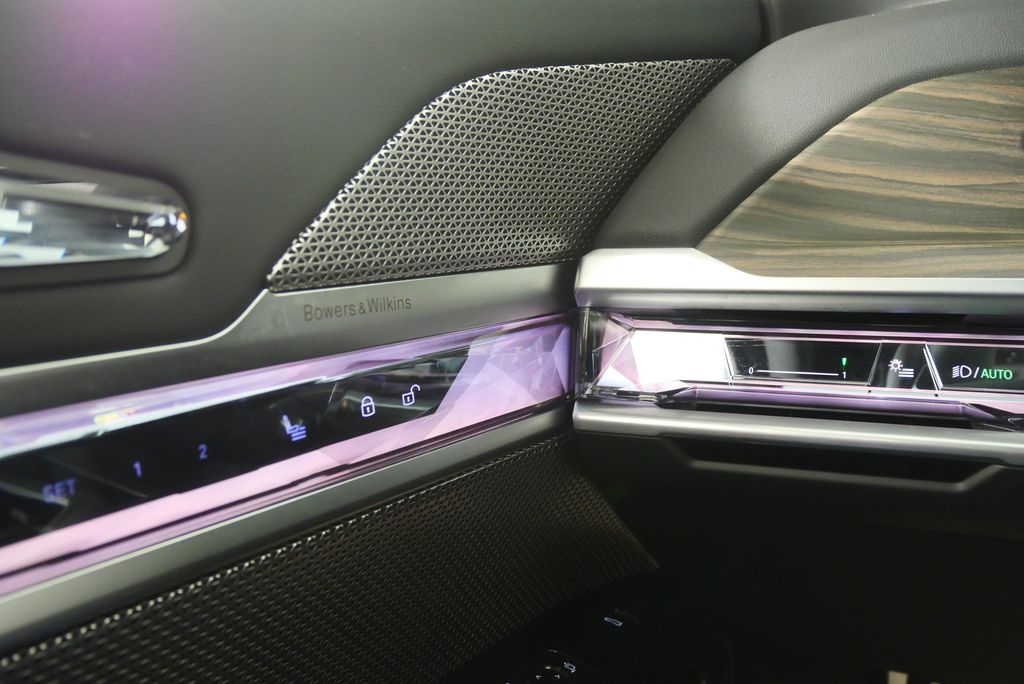 Thumbnail: 2024 BMW 7 Series - 21