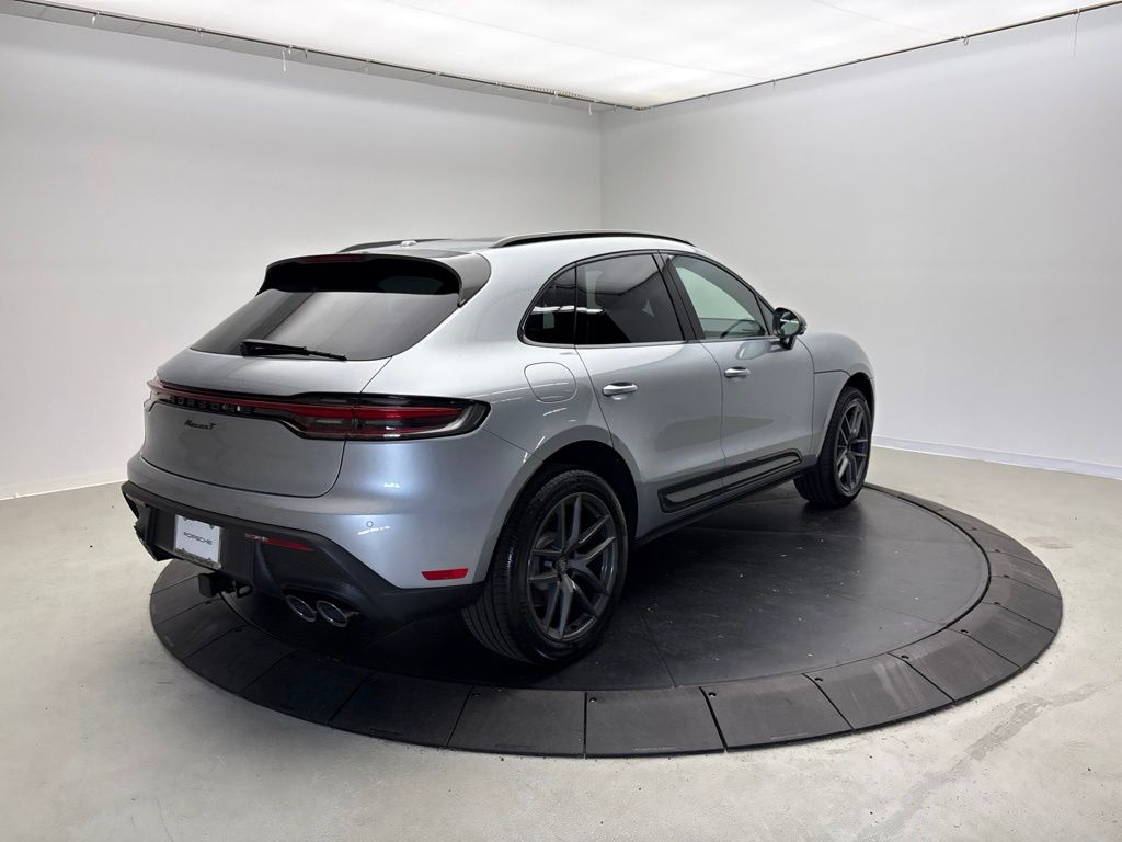Thumbnail: 2026 Porsche Macan - 7